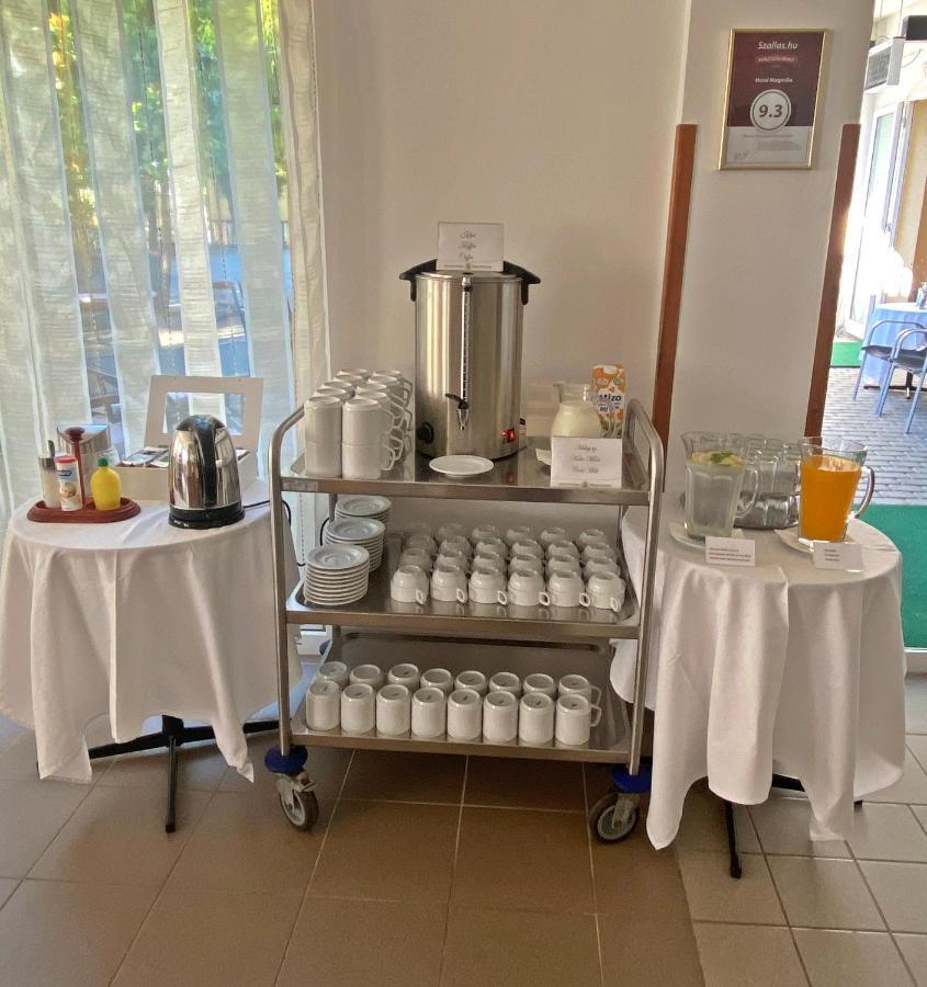 Hotel Magnolia Balatonszepezd Extérieur photo