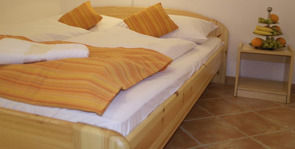Hotel Magnolia Balatonszepezd Extérieur photo