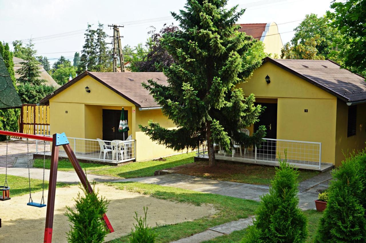 Hotel Magnolia Balatonszepezd Extérieur photo