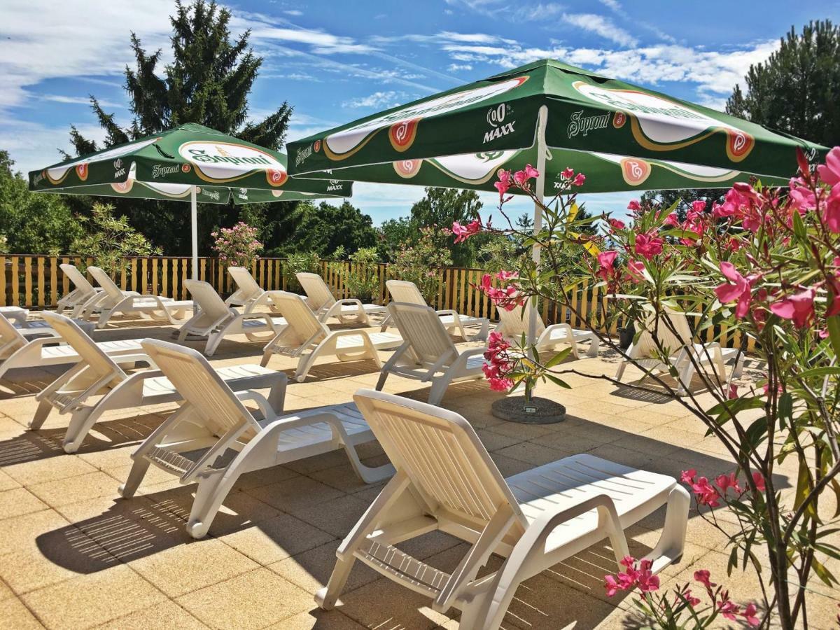 Hotel Magnolia Balatonszepezd Extérieur photo