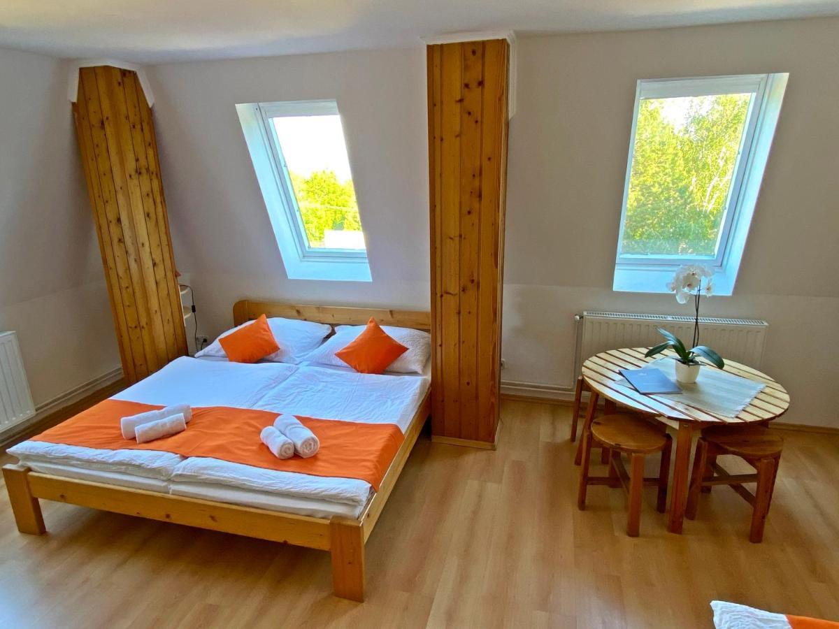 Hotel Magnolia Balatonszepezd Extérieur photo