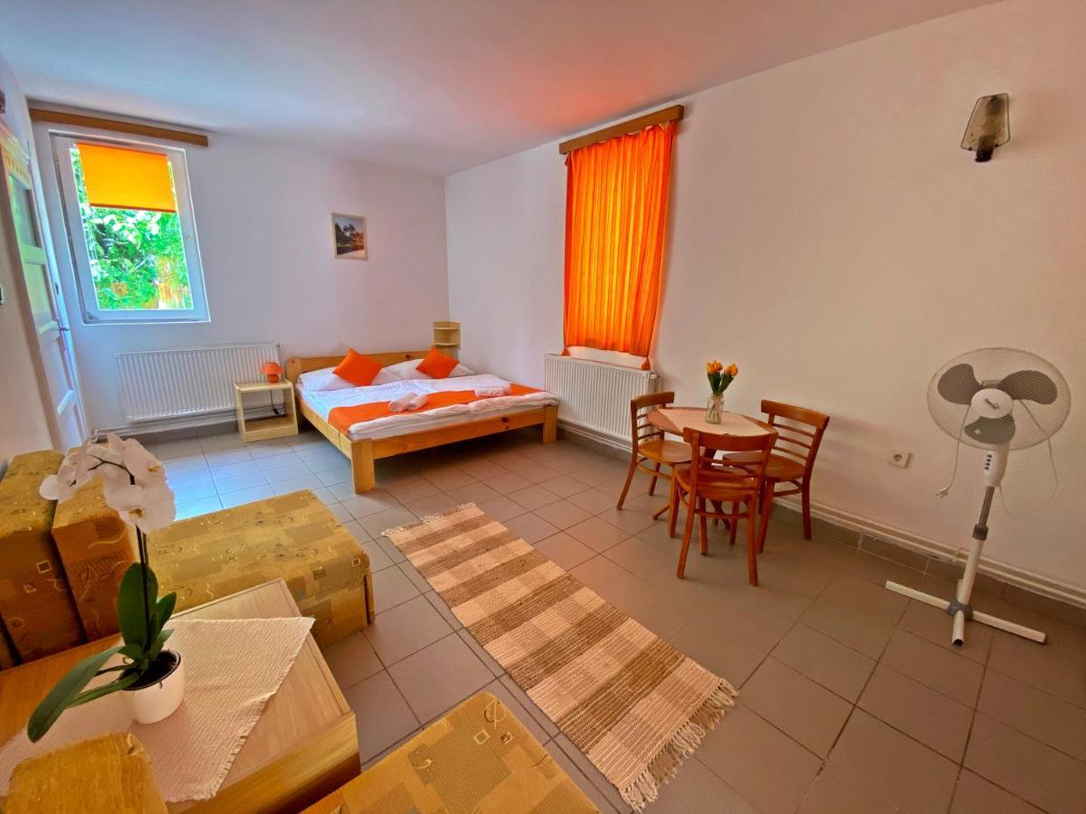 Hotel Magnolia Balatonszepezd Extérieur photo