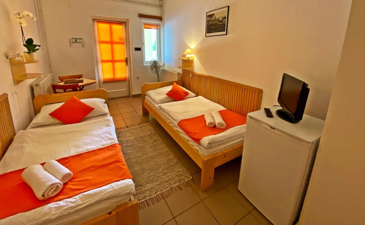 Hotel Magnolia Balatonszepezd Extérieur photo